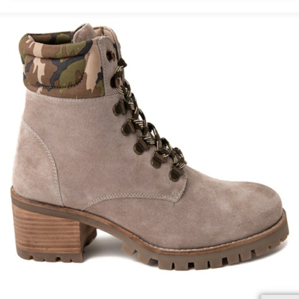 NIB Crevo Joyce Boot - Picture 2 of 7